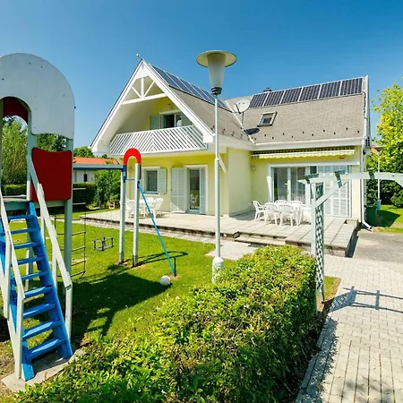 Semesterbostad In 38170 Balatonmáriafürdő